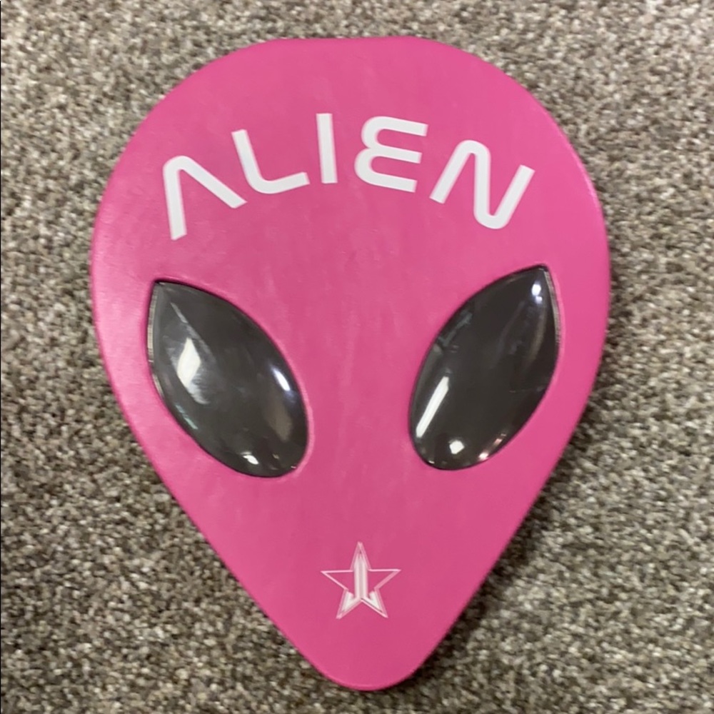 Alien pallet- Jeffree Star